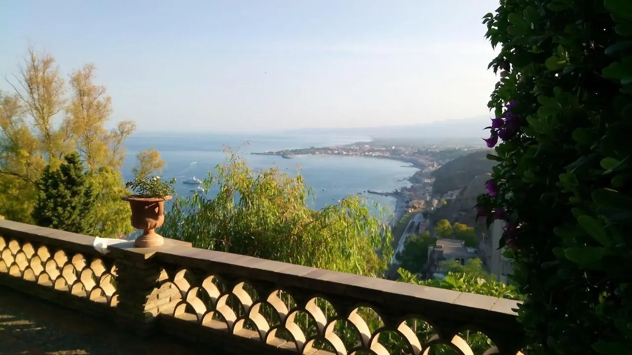 Comfortable Apartment In Giardini Naxos 40 M² With Balcony